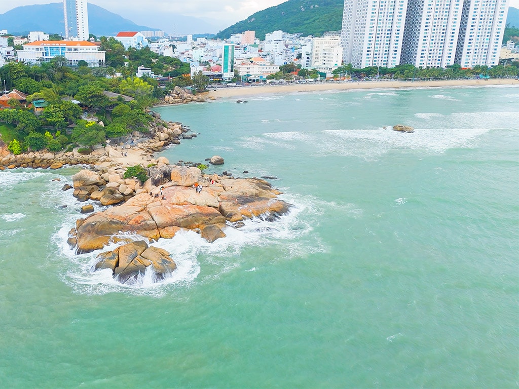 Hon Chong Beach Break